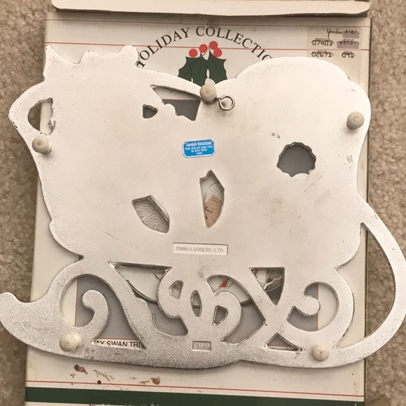 Wm. A. Rogers Christmas Sleigh Trivet in box. Silverplate with enamel. Vintage?? - Picture 2 of 5